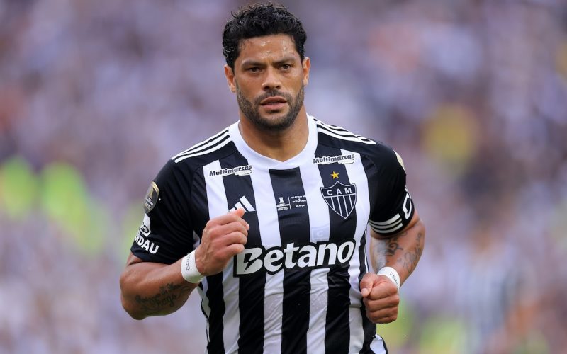 🎥 Hulk non smette mai di stupire: la punizione all’incrocio è 😍