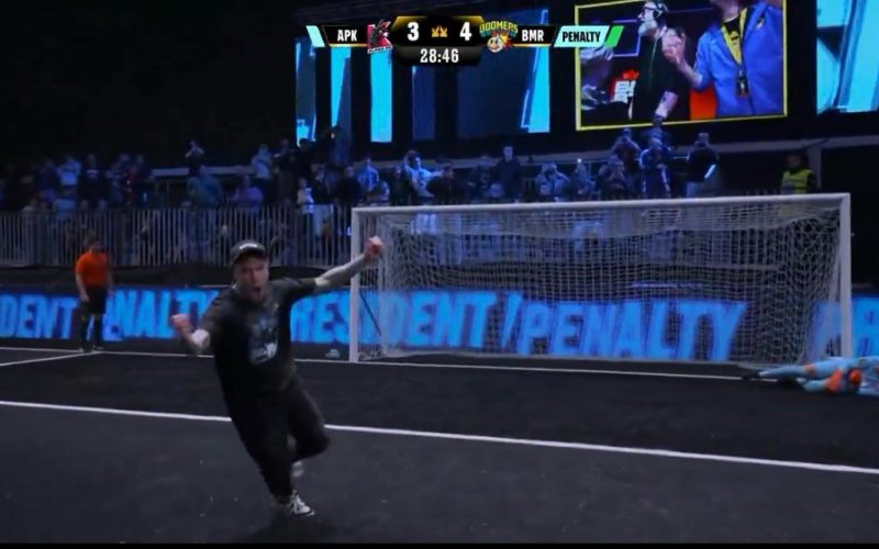 🤯 Fedez decisivo in Kings League: rigore presidenziale PERFETTO ed esultanza folle