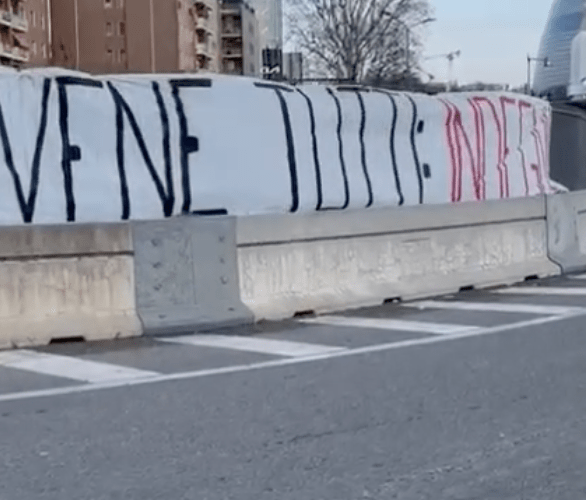 ❌ Dura contestazione in casa Milan. Gli ultras: “Andatevene, indegni!” 🎥