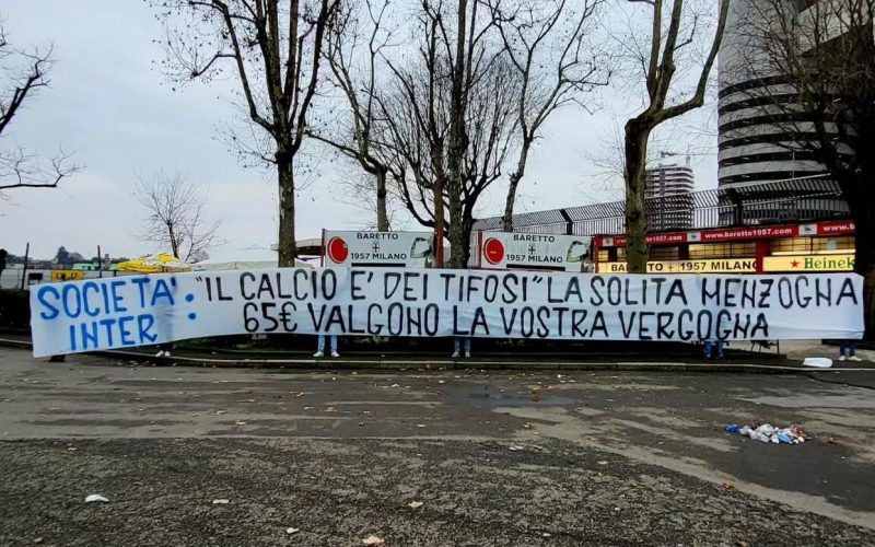 😡 Inter, protesta dei tifosi contro il caro biglietti: calo di presenze STORICO