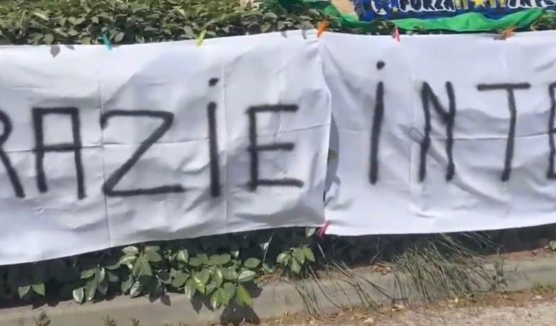 📸 Barça ❌, festeggiano anche i tifosi… del Real! Sciarpe nerazzurre e “Grazie Inter” a Valdebebas