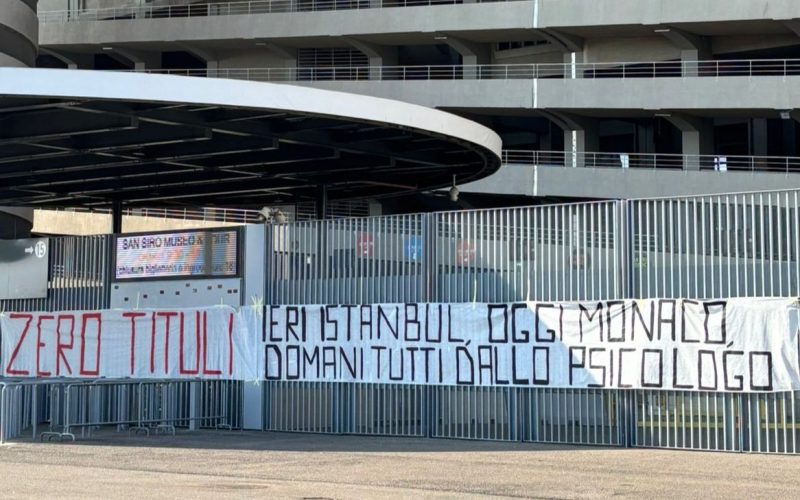 📸 La Curva del Milan irride l’Inter al rientro in Italia: “Ieri Istanbul, oggi Monaco, domani tutti dallo psicologo” 😶