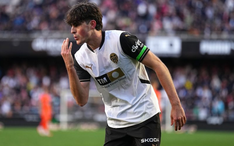 📈 Milan, Javi Guerra prende quota! Rinnovo in stand-by con il Valencia: in settimana la decisione