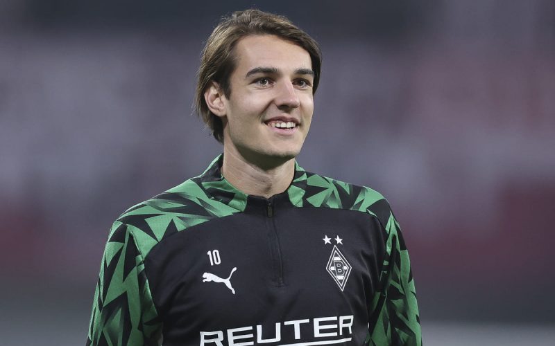 🤦🏻‍♂️ Si ubriaca e attacca il ds coi tifosi: MAXI multa e sospensione per un giocatore del Gladbach! I fatti