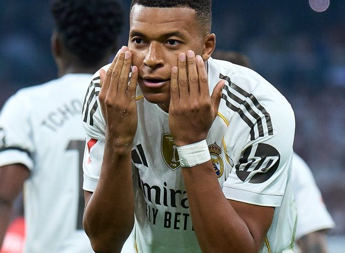 📸 Mbappé SHOW: doppietta e nuova esultanza. Il Real vince 3-0, Mastantuono record 💎