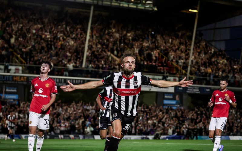 😱 Disfatta STORICA per lo United in Carabao Cup. Eliminato da un club di quarta divisione! 📹
