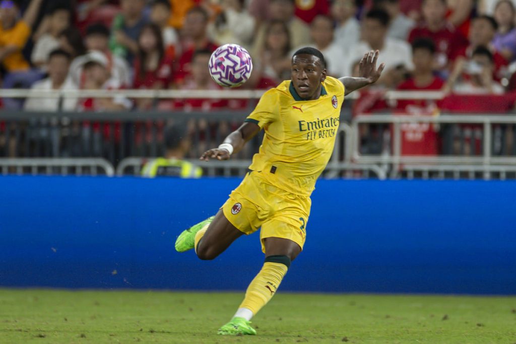 🔚 Milan, via Estupinan? Sondaggio dell’Aston Villa per il terzino