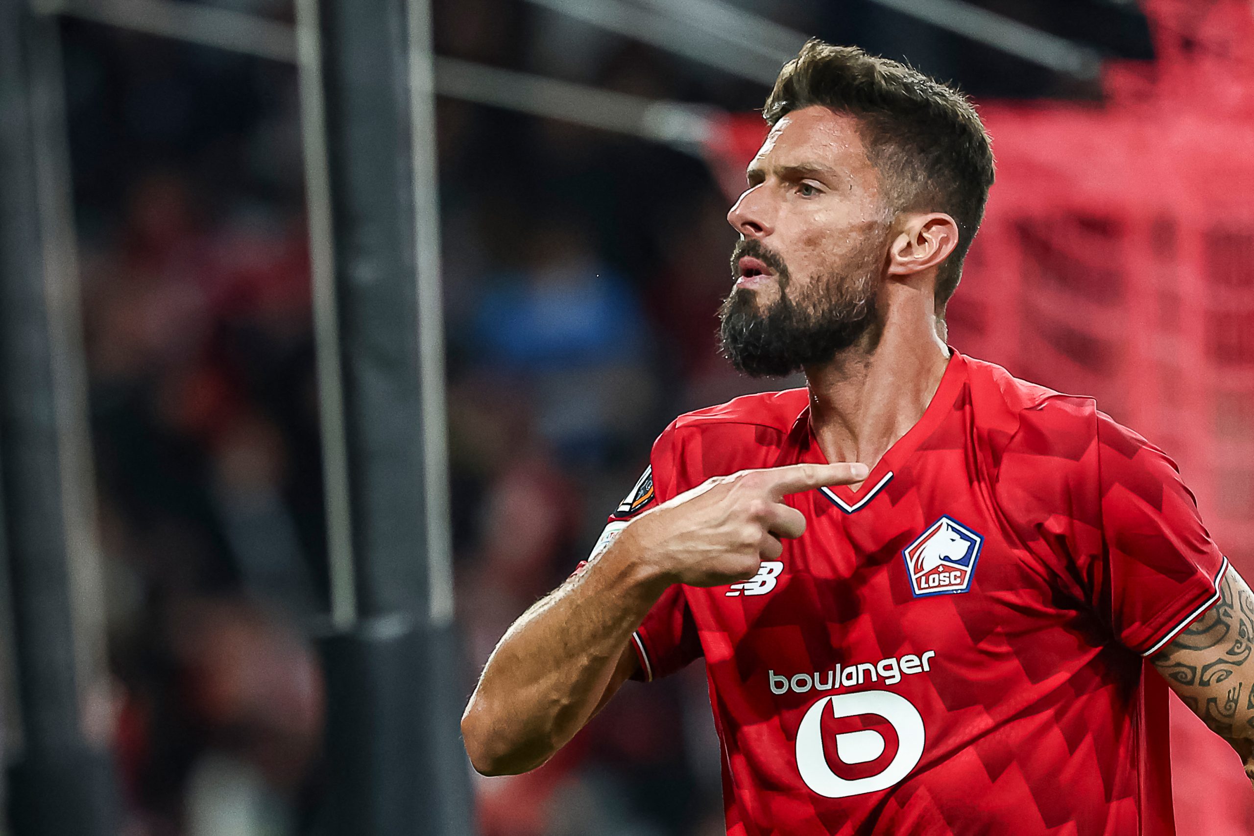 Giroud cuore ❤️🖤: “Tre anni fantastici al Milan, spero torni in Champions”