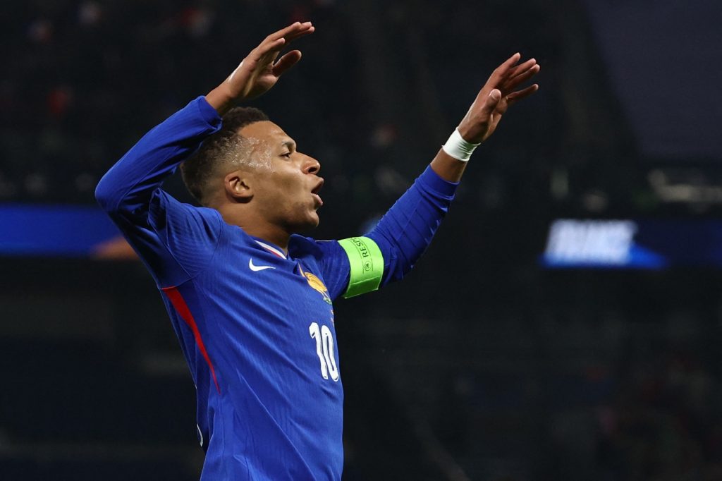 😂 Mbappé: “Ho suonato il flauto. Se segno all’esordio col Senegal esulterò mimandone la mossa”