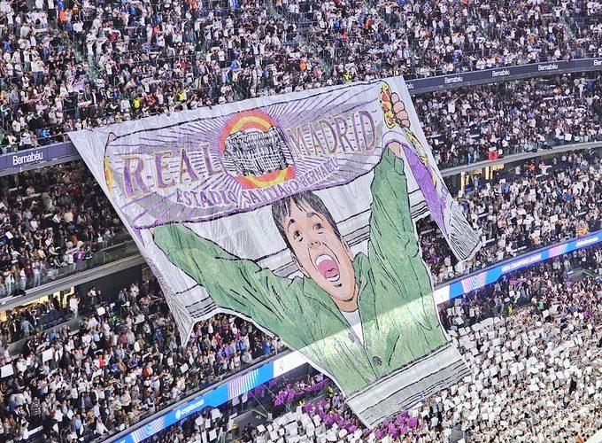 🤔 I tifosi del Real Madrid dedicano coreografia a Lucas Vazquez! Proprio contro la Juve…