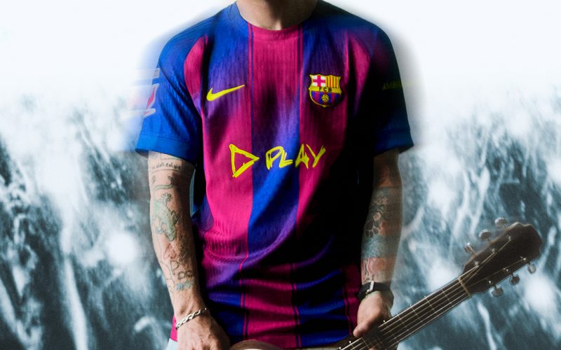 📸 Maglia Barça a tema Ed Sheeran per il Clasico. Il cantante posa per i blaugrana