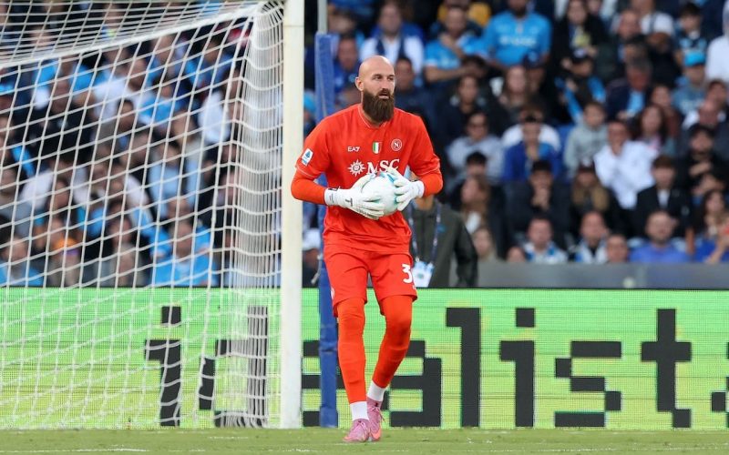 🧤 Nelle mani di Vanja! Il portiere del Napoli para un altro rigore: il dato