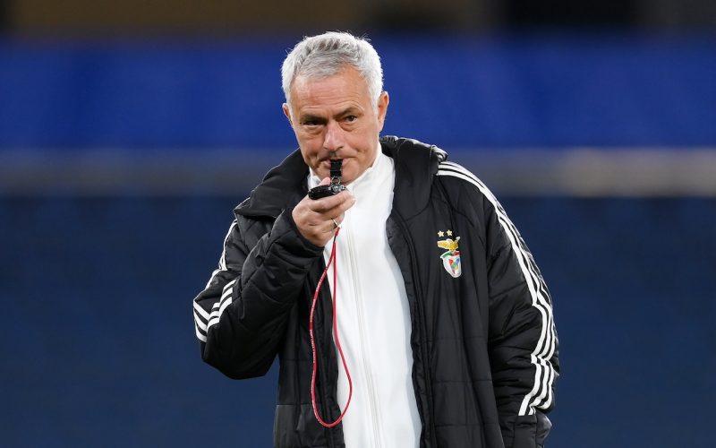 😵 Sintomi virali per Mou e i suoi calciatori, a rischio la gara contro il Porto: la situazione