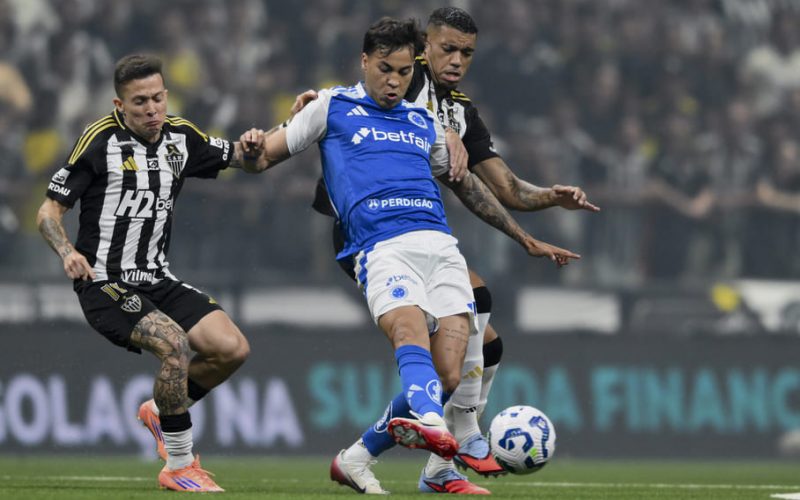 📸 Kaio Jorge espulso per gesto all’arbitro: i tifosi dell’Atletico Mineiro lo prendono di mira