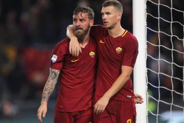🎥 Dzeko irrompe in sala stampa per abbracciare De Rossi: la scena è 🥹