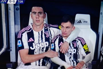 😡 Conceiçao INFURIATO, Vlahovic lo calma. Colpa di… un cameraman! Cosa è successo