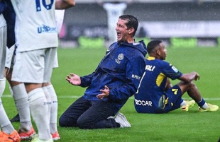 🎥 L’Inter segna nel recupero e Chivu si scatena: la sua esultanza è 🤯