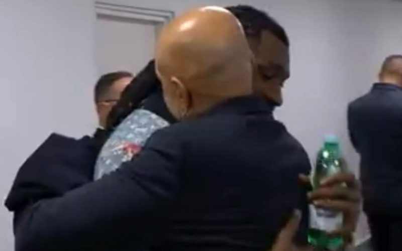 📸 Abbraccio con Anguissa, fischi, parole al miele e bus rotto: il ritorno di Spalletti a Napoli