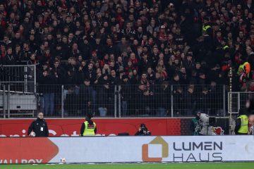 💥 CAOS nel pre-gara di Leverkusen-Colonia: 500 tifosi ospiti perquisiti disertano la trasferta. I dettagli