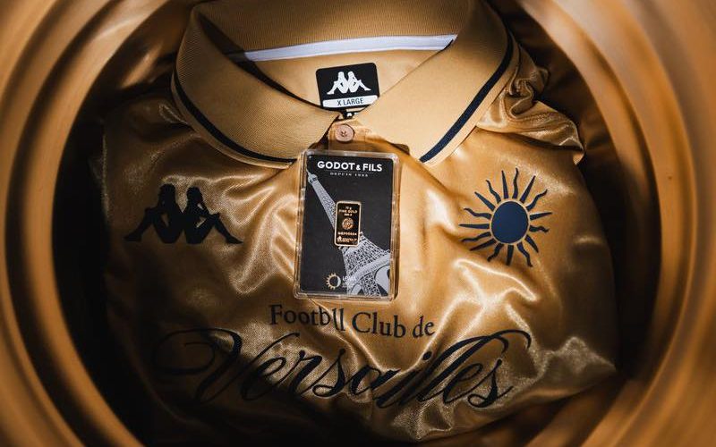 😱 Incredibile iniziativa del Versailles: lingotti d’oro in ordini casuali delle maglie