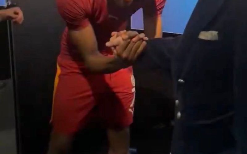 🎥 Siparietto Osi-Del Piero dopo Juve-Gala: inchino dell’ex Napoli e… “voglio un selfie” 🫂