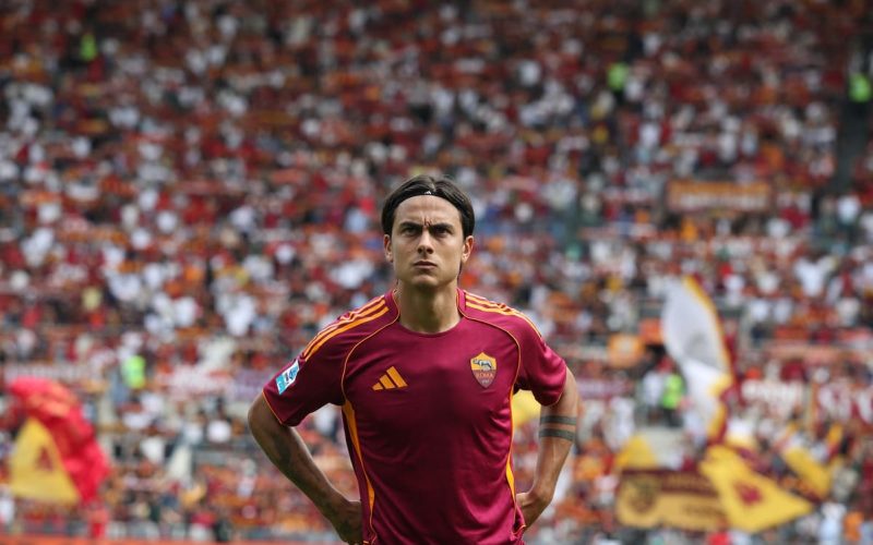 🤕 Roma, la sfortuna attanaglia Dybala: torna in gruppo e si fa male di nuovo. OUT col Genoa