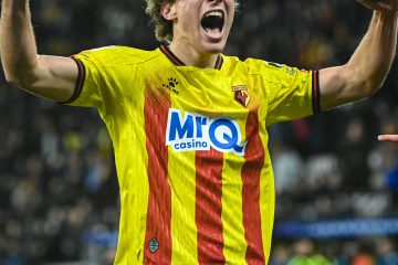 🎥 Bove, che emozione! Primo gol col Watford, cori e striscioni per Edo 🥹