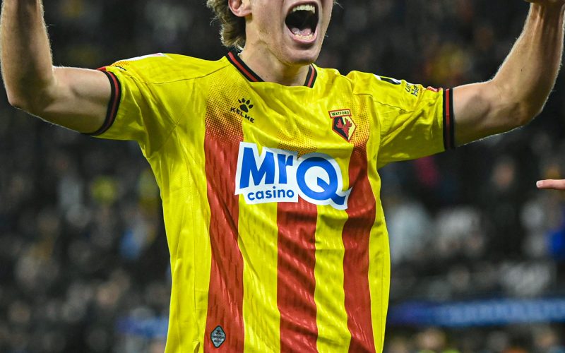 🎥 Bove, che emozione! Primo gol col Watford, cori e striscioni per Edo 🥹