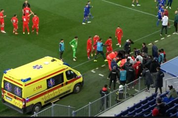 Il ct della Turchia U21 scivola e sbatte la testa: sospeso il match con la Croazia