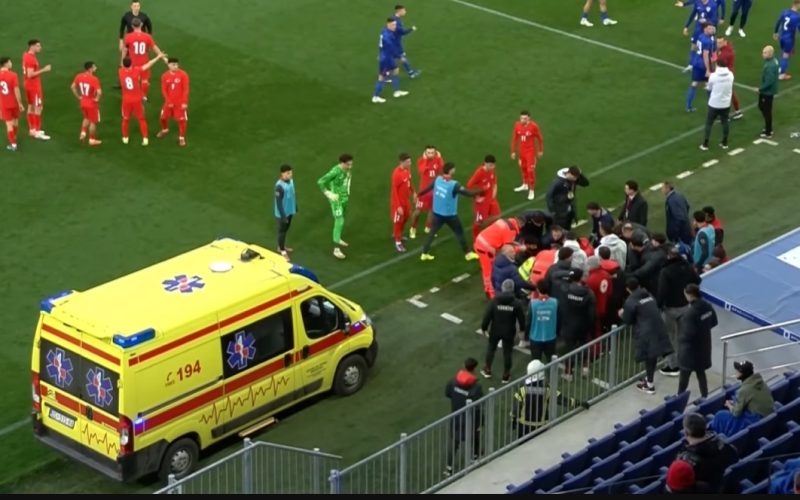 Il ct della Turchia U21 scivola e sbatte la testa: sospeso il match con la Croazia