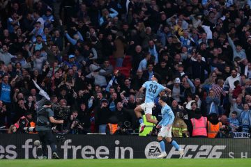 🏆 Dal bus in fiamme al paradiso con O’Reilly: il Manchester City batte 2-0 l’Arsenal e vince l’EFL CUP. Cherki 🤯