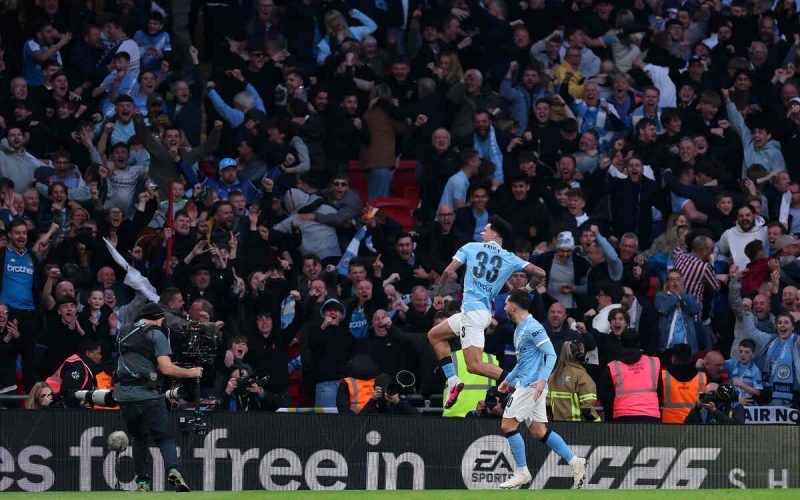 🏆 Dal bus in fiamme al paradiso con O’Reilly: il Manchester City batte 2-0 l’Arsenal e vince l’EFL CUP. Cherki 🤯