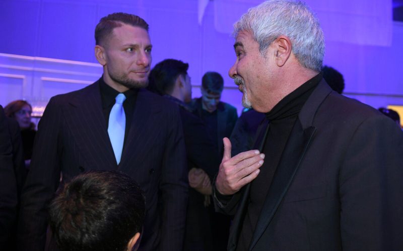 🎥 Guarda chi c’è a Ponte Milvio: a protestare con i laziali c’è anche Pino Insegno