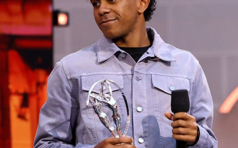 🏆 Yamal nominato “Giovane Sportivo dell’anno”: “A volte sbaglio, ma ho 18 anni”