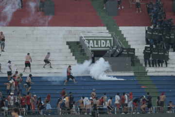 😱 Rissa senza precedenti in Olimpia-Cerro Porteño: derby sospeso e tanti feriti