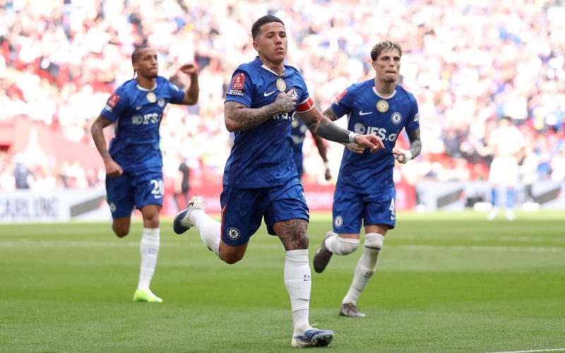 🔥 Il Chelsea raggiunge il City in finale di FA Cup, Leeds battuto 1-0: dato🔝per Enzo Fernandez