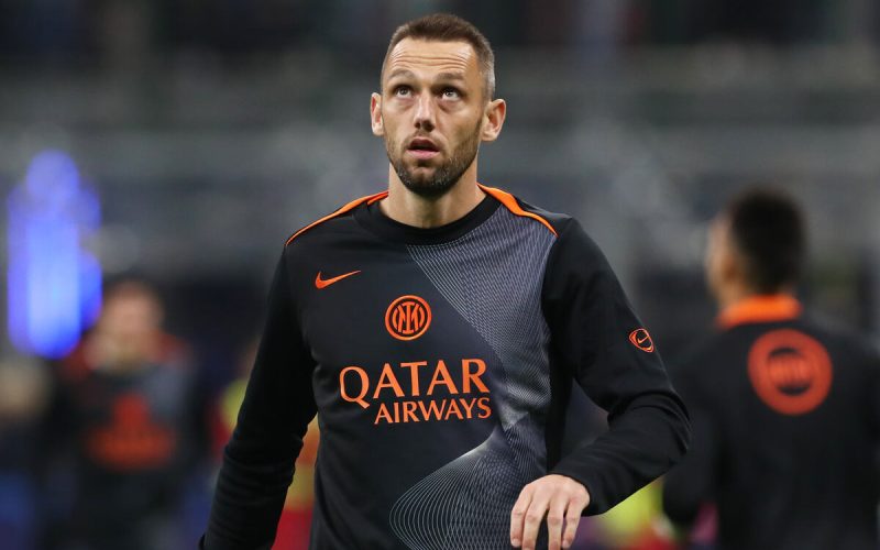 ❓ Svolta De Vrij. Può rimanere all’Inter? Si pensa alla proposta di rinnovo