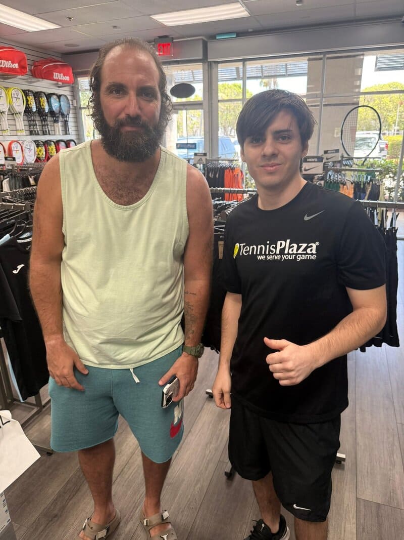 📸 Higuain, sei davvero tu? Foto virale di un fan col Pipita IRRICONOSCIBILE, è AI? 😳