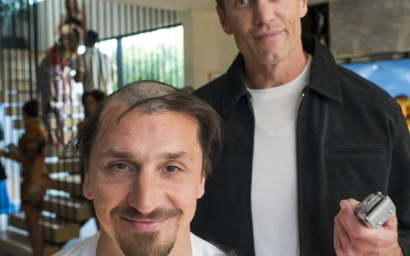 😮 Ibrahimovic si rasa a zero, il barbiere è… Tom Brady! “Una scommessa è una scommessa”