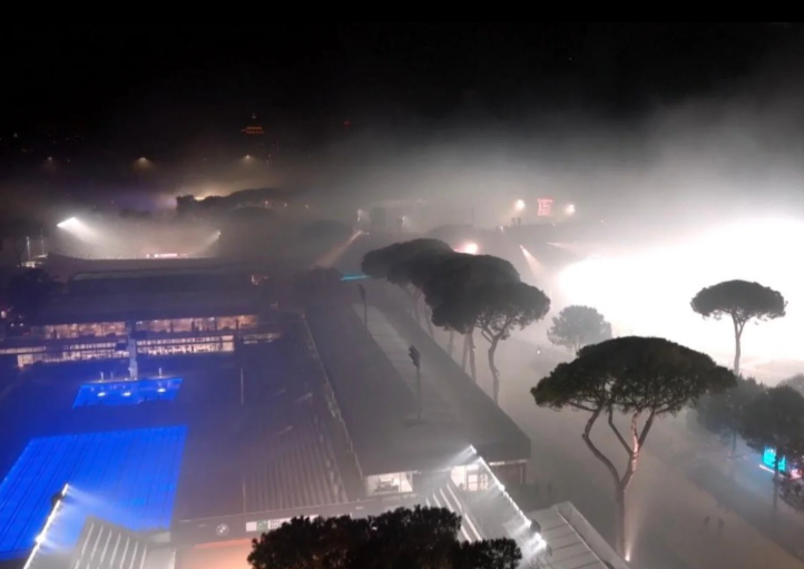 🌫️ Il fumo dell’Olimpico blocca gli Internazionali di Tennis: la partita di Darderi finisce a notte inoltrata