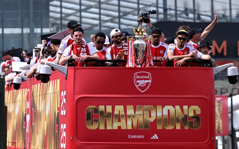 🚨 24 arrestati e 6 accoltellamenti durante la parata dell’Arsenal: i dettagli