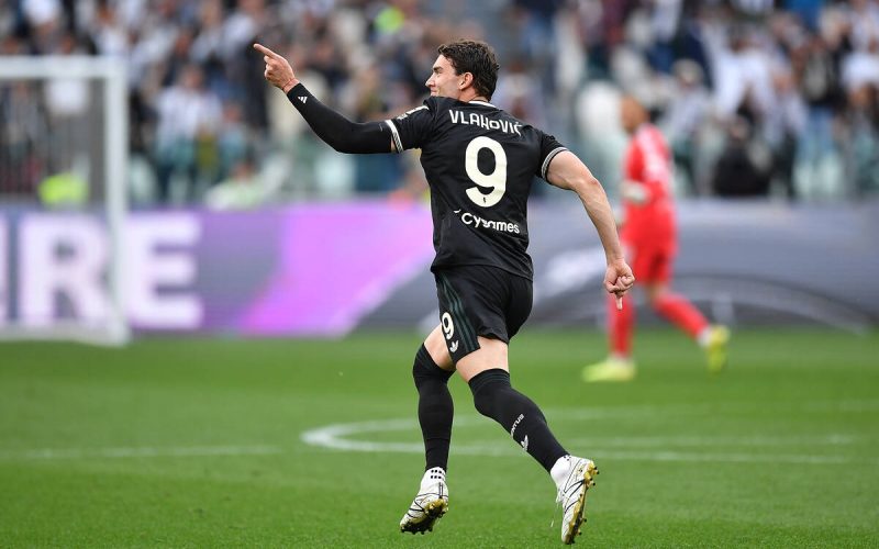 ⏳ Juve, Vlahovic non rinnova ancora: l’attaccante aspetta una big