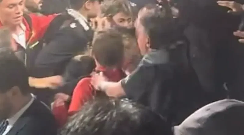 🎥 VERGOGNA a Palermo: Esteves del Catanzaro preso a pugni nel CAOS del Barbera 😳