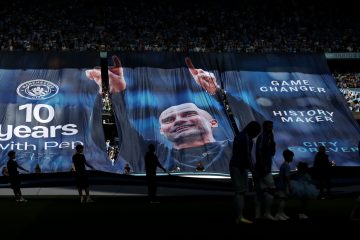 ❣️ Ultima col City per Guardiola: dedica 😍 del pubblico, Emery lo omaggia con un regalo