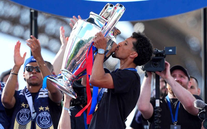 🏆 Parigi rossoblu, Luis Enrique 🤩, Macron vs Mbappé? I festeggiamenti del PSG dopo la Champions