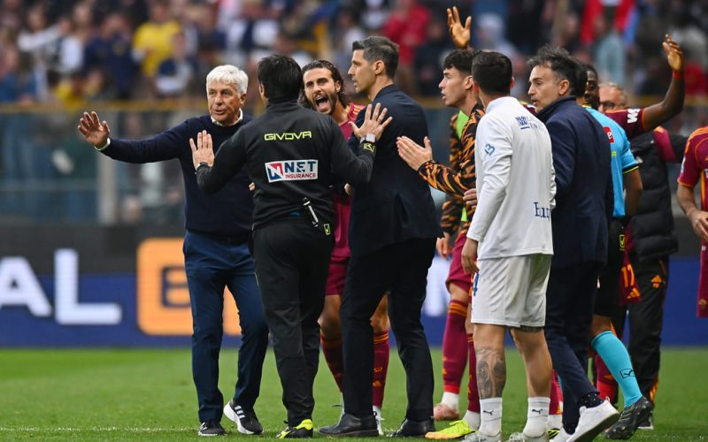 🖥️ OPEN VAR: “Fallo da rigore evidente su Rensch. Kalulu? C’è fuorigioco. Sul rosso a Romagnoli…”