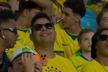📹 Spettatori 😍 per Brasile-Panama! 😂 Ronaldo, Ronaldinho e Vinícius in tribuna, ma sono… sosia