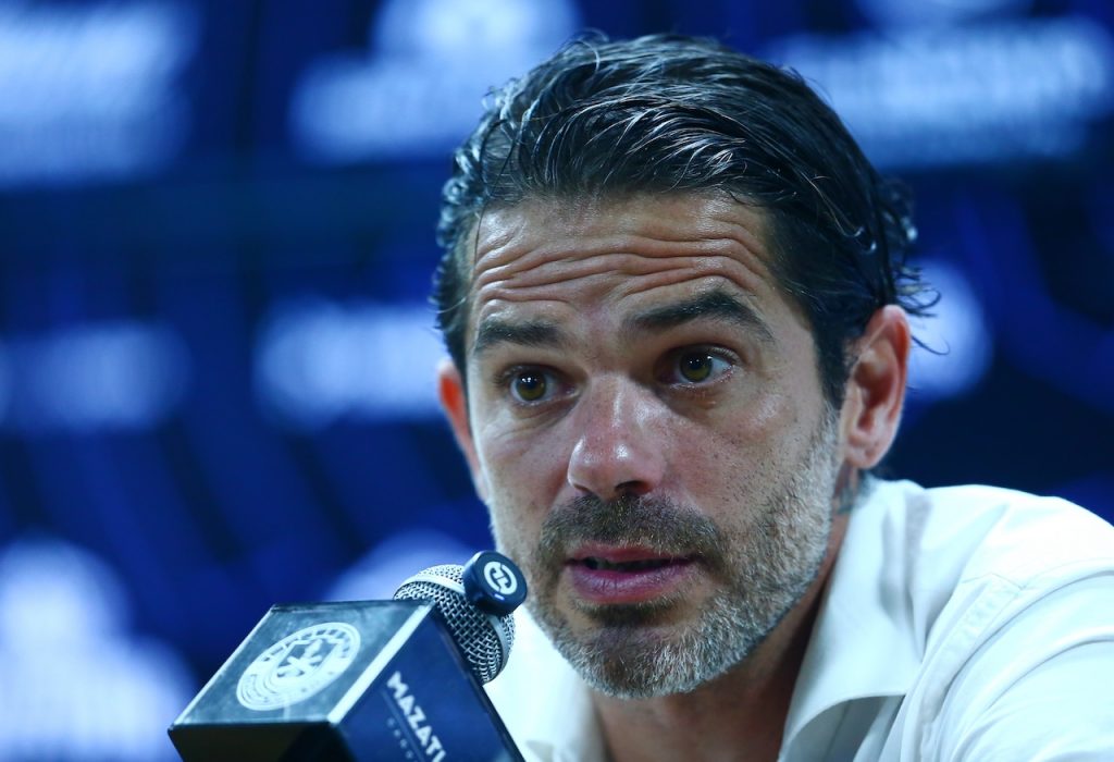 Infarto durante la conferenza per Gago: operato al cuore, è fuori pericolo