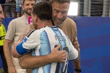 🫂 Dall’abbraccio con Klopp e Müller all’esultanza col giornalista: è Messi SHOW 📸