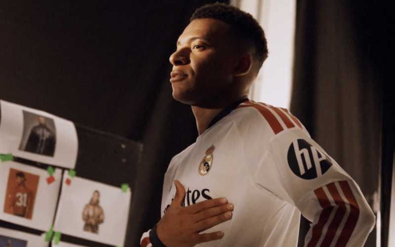 📸 Il Real presenta la prima maglia: “La nostra identità è l’eleganza”